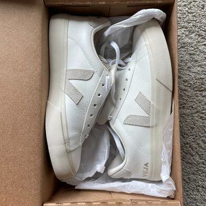 VEJA Campo Sneaker EXTRA WHITE NATURAL SUEDE Size 7